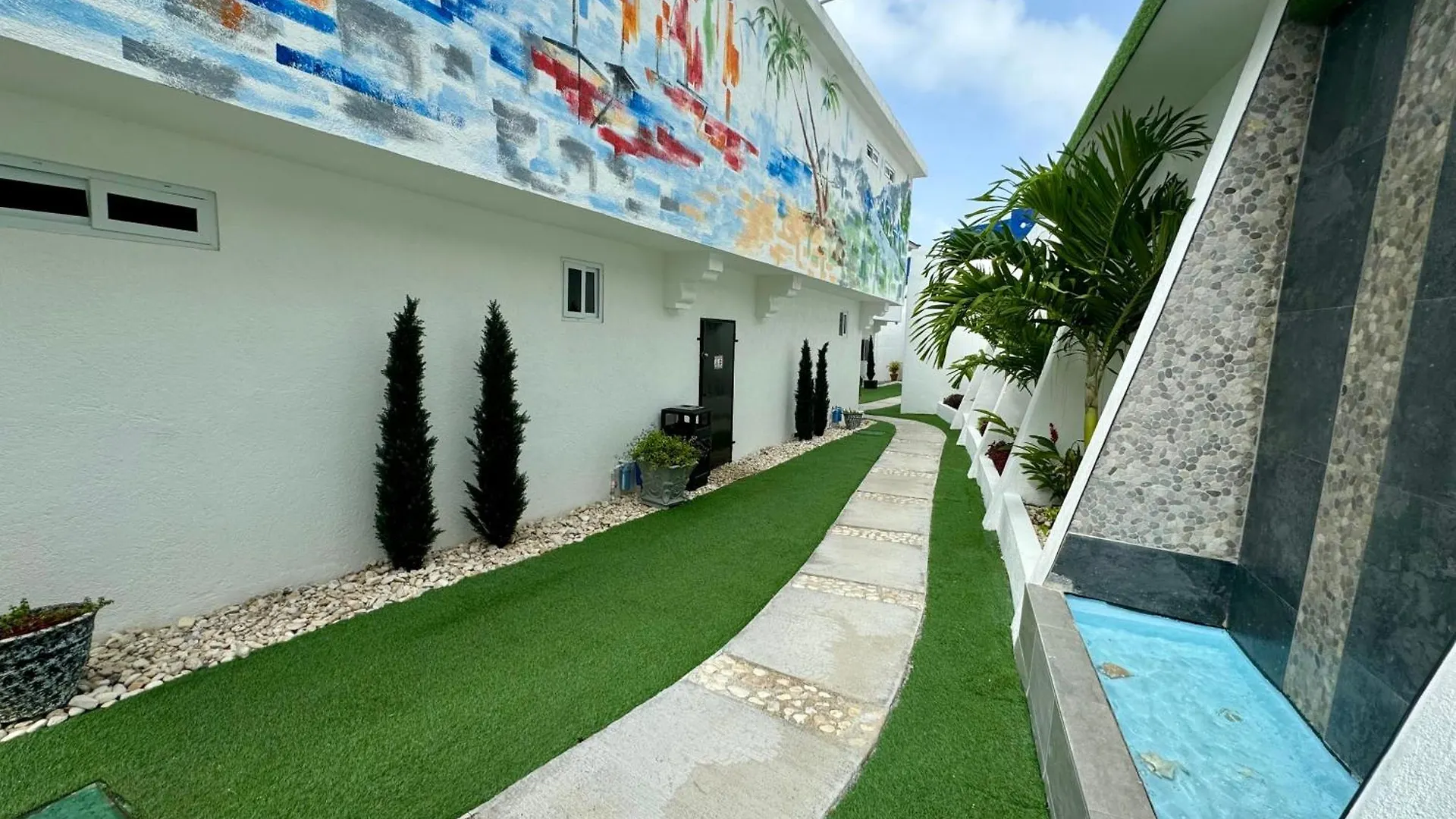 מונטגו ביי Hospitality Expert Bts 3 - Pool Beach & Bar אורחן מונטגו ביי