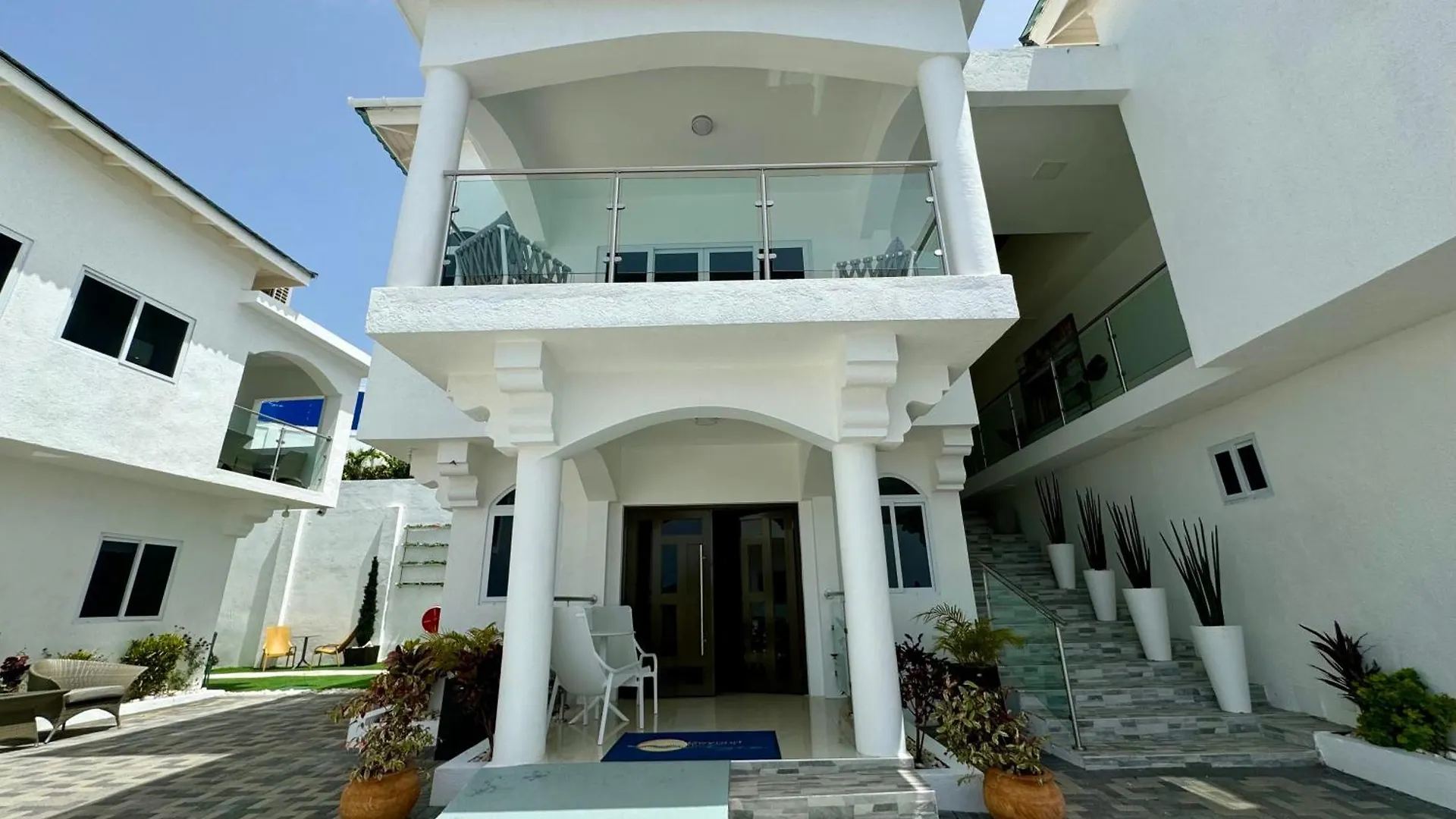 Inn Hospitality Expert Bts 3 - Pool Beach & Bar Montego Bay
